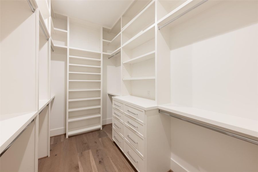 Spacious, unfurnished interior of a new home in , Houston (Image 22).