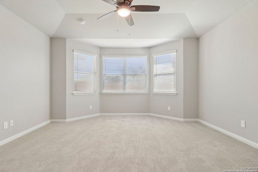 Spacious, unfurnished interior of a new home in Royal Crest, San Antonio (Image 36). Spacious, unfurnished interior of a new home in Royal Crest, San Antonio (Image 36).