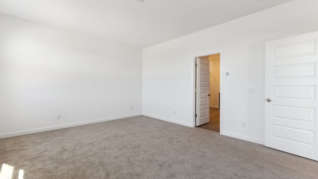 Spacious, unfurnished interior of a new home in Entrada Del Toro at Rancho Sahuarita, Sahuarita (Image 17).