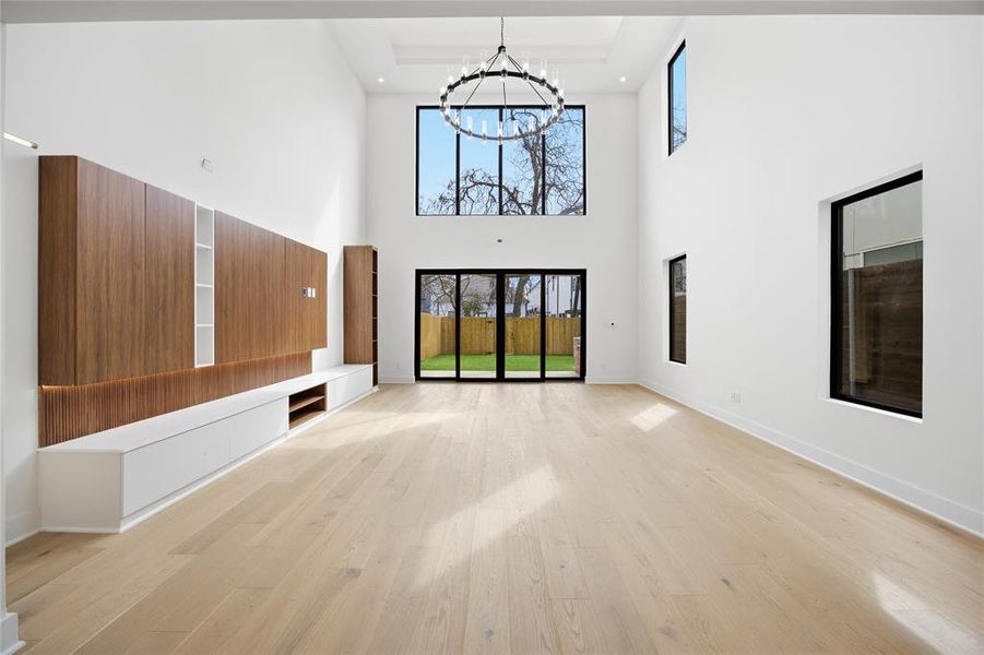 Spacious, unfurnished interior of a new home in , Dallas (Image 18).