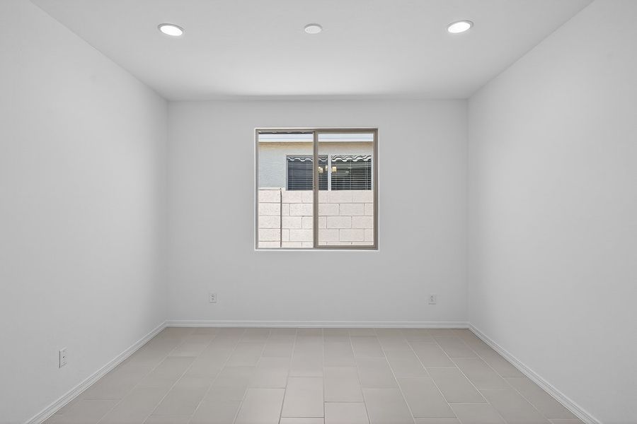 Spacious, unfurnished interior of a new home in Paradisi, Surprise (Image 19).