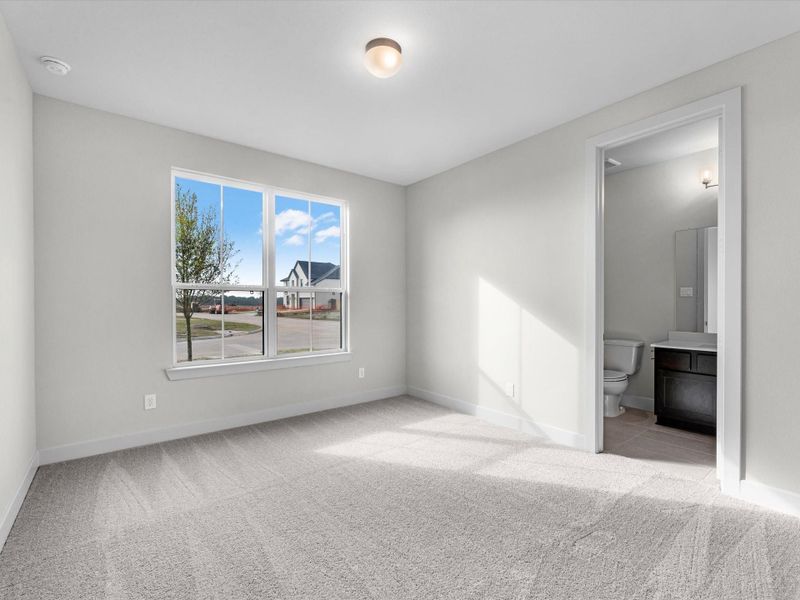 Spacious, unfurnished interior of a new home in Brookewater, Rosenberg (Image 20).
