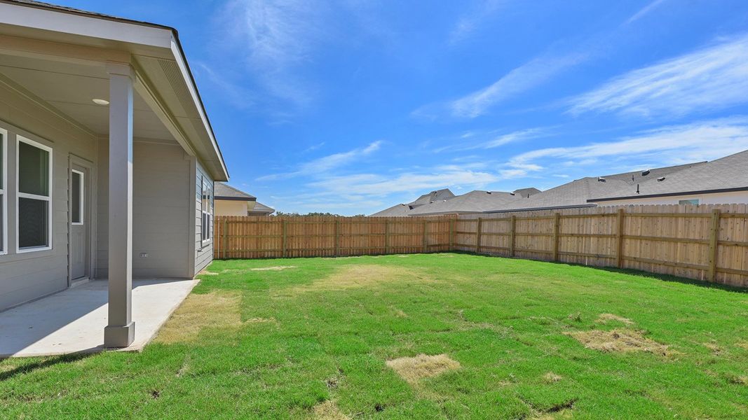 Exterior details and patio area of a home in Holly Ridge, Rosenberg (Image 3).
