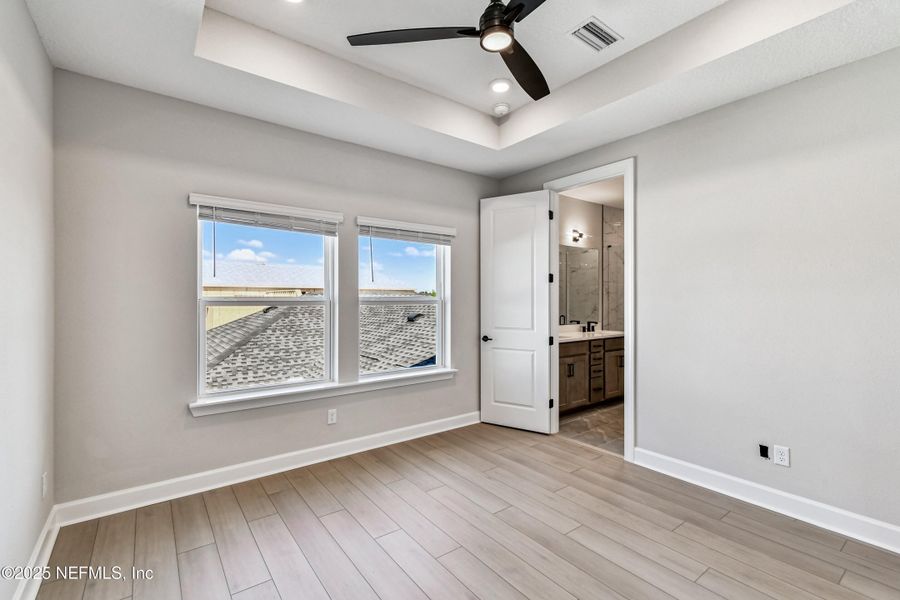 Spacious, unfurnished interior of a new home in , Jacksonville (Image 15).