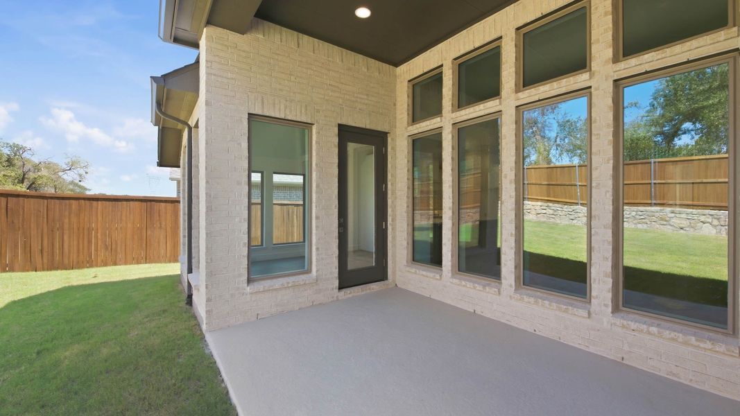 Exterior details and patio area of a home in Eliana, McKinney (Image 4).