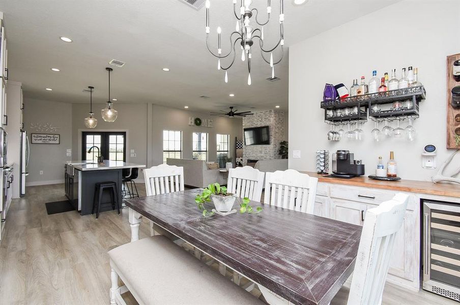 Dining room with bulit-in stylish bar