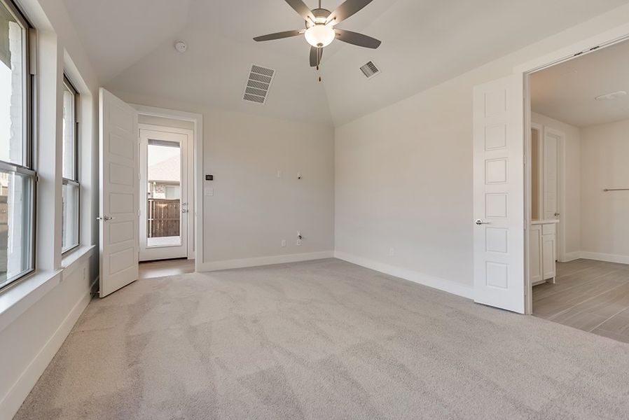 Representative unfurnished interior of a home built from the Anson - SH 4437 by Shaddock Homes in Grand Oaks at Green Meadows - 50', Celina (Image 30). Representative unfurnished interior of a home built from the Anson - SH 4437 by Shaddock Homes in Grand Oaks at Green Meadows - 50', Celina (Image 30).