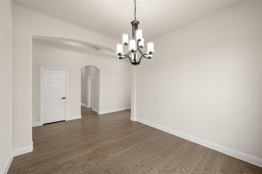 104 Calf- Dining Room-2 104 Calf- Dining Room-2