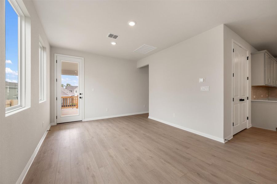 Spacious, unfurnished interior of a new home in Cannon Ranch, Dripping Springs (Image 26).