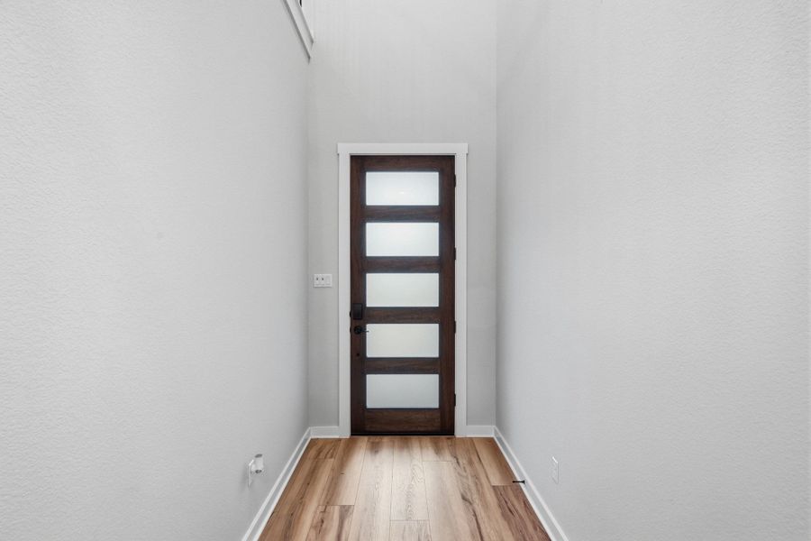 Spacious, unfurnished interior of a new home in Wolf Ranch, Georgetown (Image 21).
