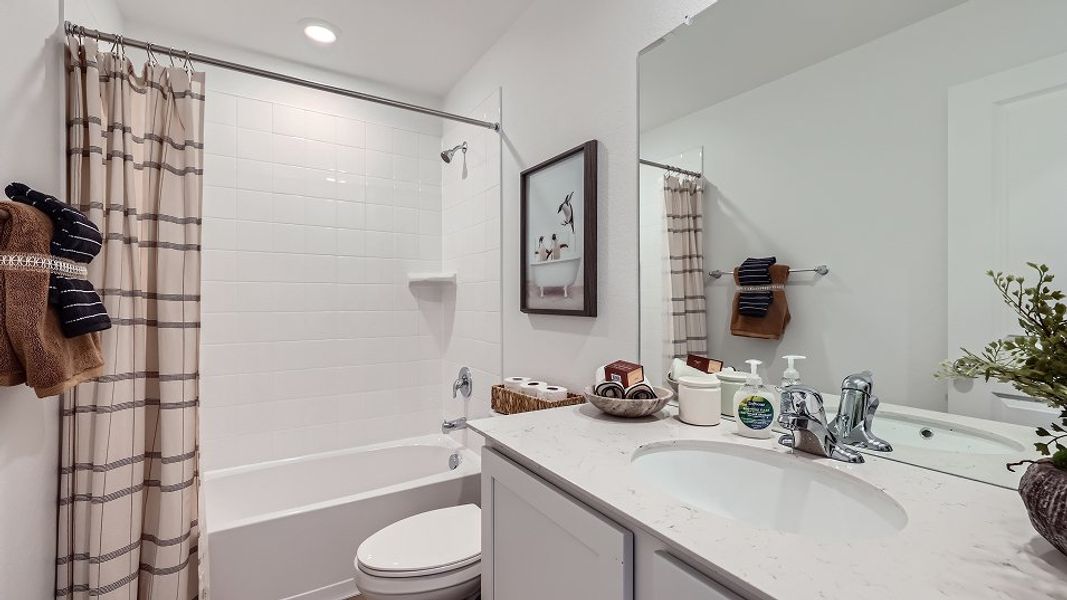 4003 Madison Bath2 F1