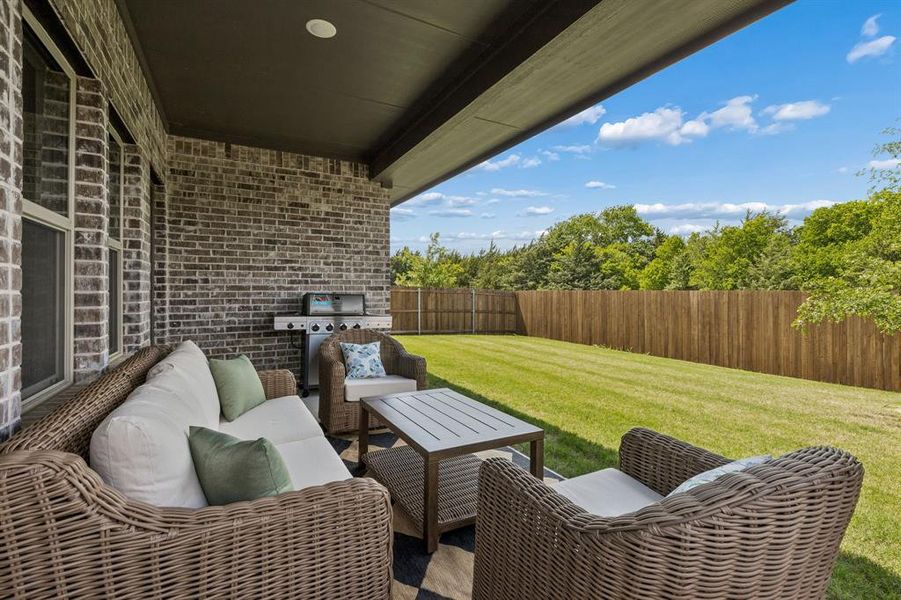 Exterior details and patio area of a home in , Dallas (Image 3).