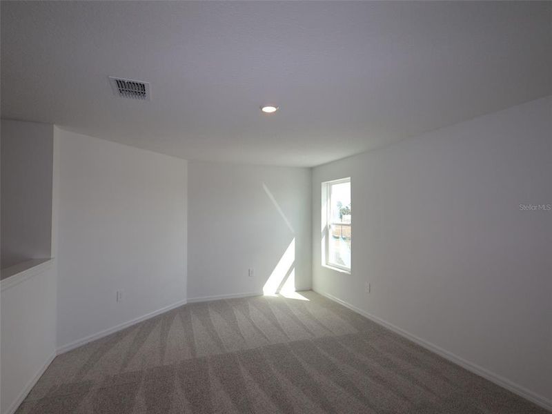 Spacious, unfurnished interior of a new home in Southpointe, Palmetto (Image 8).