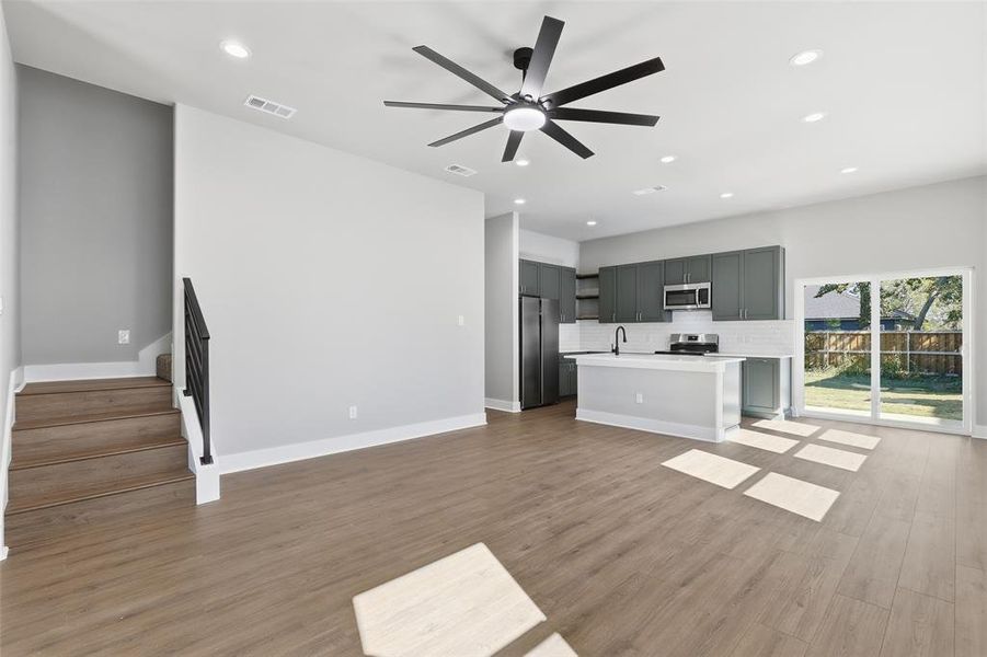 Spacious, unfurnished interior of a new home in , Cleburne (Image 28).