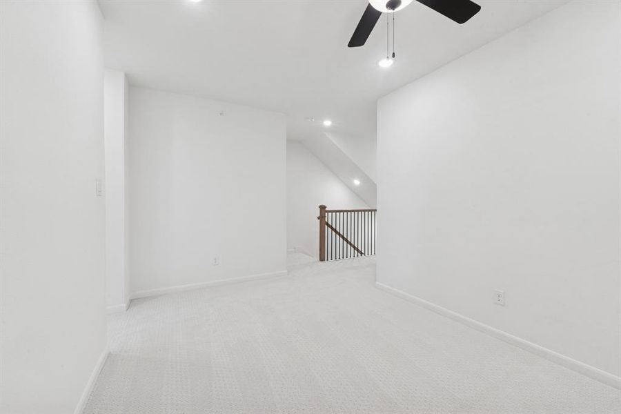 Spacious, unfurnished interior of a new home in Hillside at Las Colinas, Irving (Image 22).