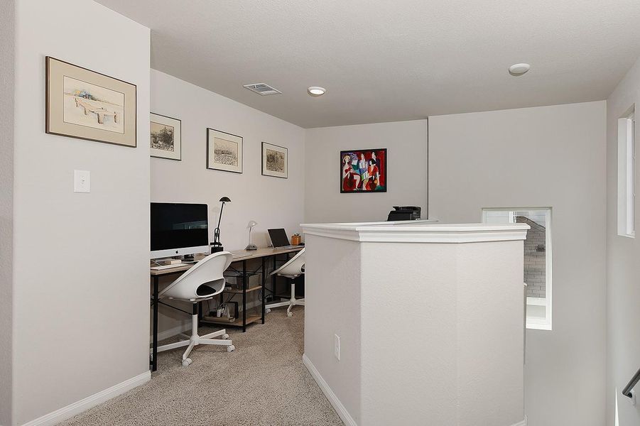 Furnished interior view inside a new home in River's Edge, Conroe (Image 11). Furnished interior view inside a new home in River's Edge, Conroe (Image 11).