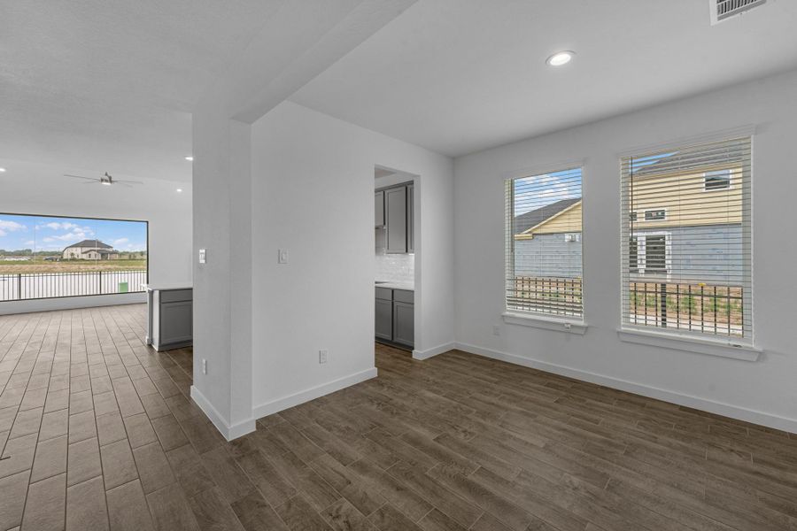 Spacious, unfurnished interior of a new home in Grand Mason Crossing, Katy (Image 17). Spacious, unfurnished interior of a new home in Grand Mason Crossing, Katy (Image 17).