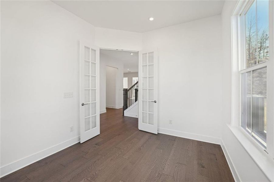 Spacious, unfurnished interior of a new home in Sterling Pointe, Cumming (Image 61).