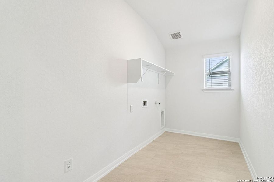 Spacious, unfurnished interior of a new home in Legendary Trails - Classic Series, Cibolo (Image 27).