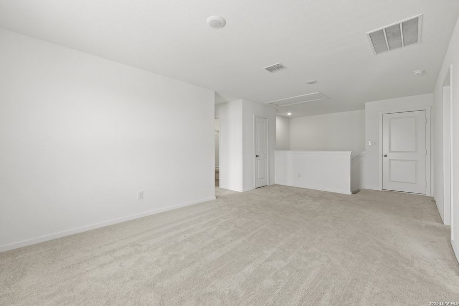 Spacious, unfurnished interior of a new home in Friendship Oaks, Fredericksburg (Image 21).