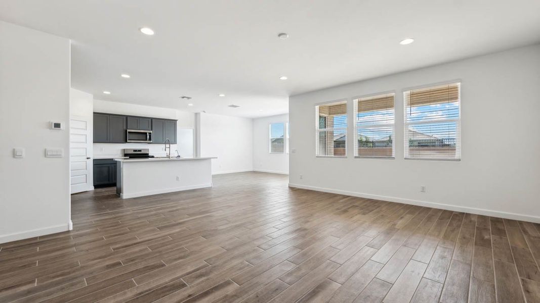 Spacious, unfurnished interior of a new home in Carlton Commons, Casa Grande (Image 11). Spacious, unfurnished interior of a new home in Carlton Commons, Casa Grande (Image 11).
