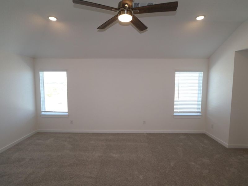 Spacious, unfurnished interior of a new home in Miller's Pond, Rosenberg (Image 14).