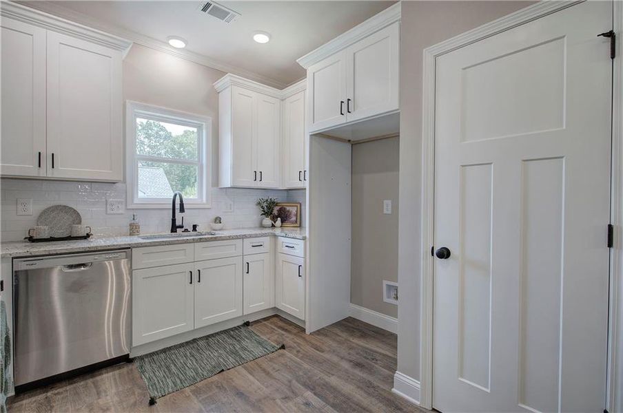 Furnished interior view inside a new home in , Rockmart (Image 9).