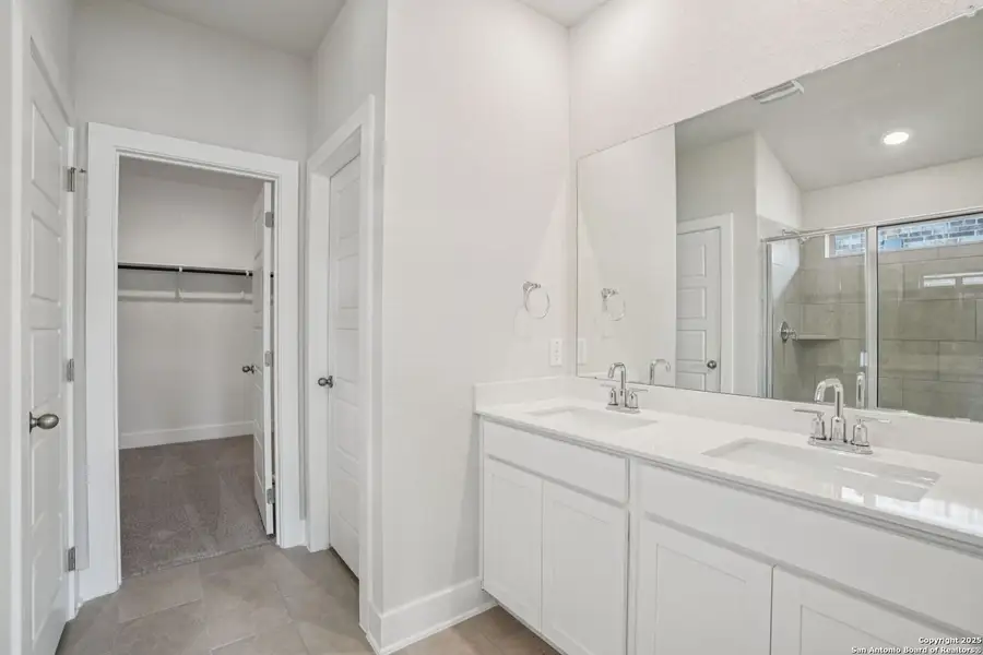 Furnished interior view inside a new home in Comanche Ridge, San Antonio (Image 9). Furnished interior view inside a new home in Comanche Ridge, San Antonio (Image 9).