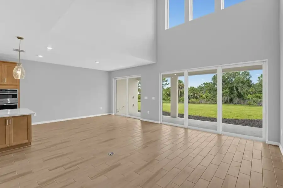 Spacious, unfurnished interior of a new home in Lochside, Mount Dora (Image 9).