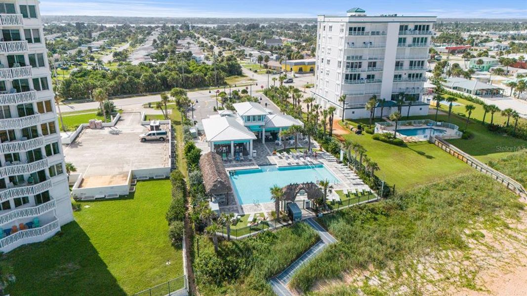 Condo located in Daytona Beach, FL showcasing its design and architecture (Image 52).