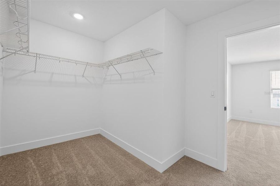 Spacious, unfurnished interior of a new home in , Winter Garden (Image 25).