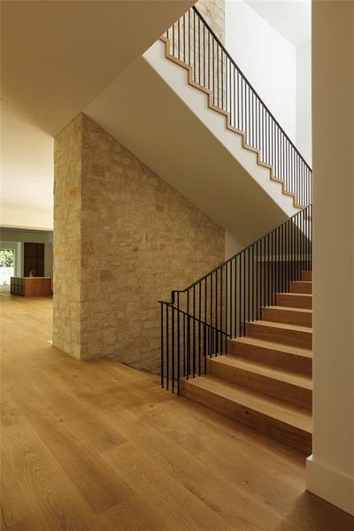 Spacious, unfurnished interior of a new home in , Atlanta (Image 11).
