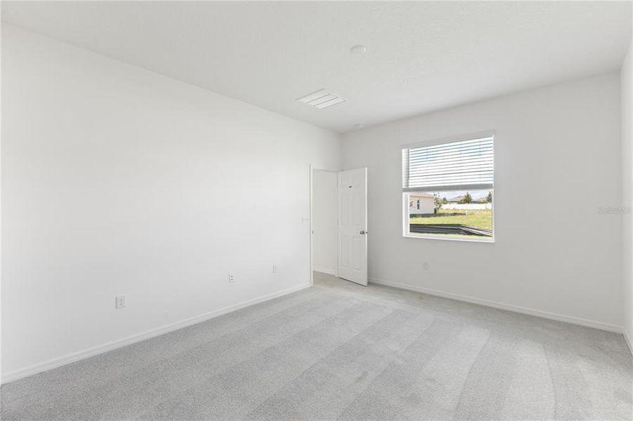Spacious, unfurnished interior of a new home in Cypress Park Estates, Haines City (Image 8).