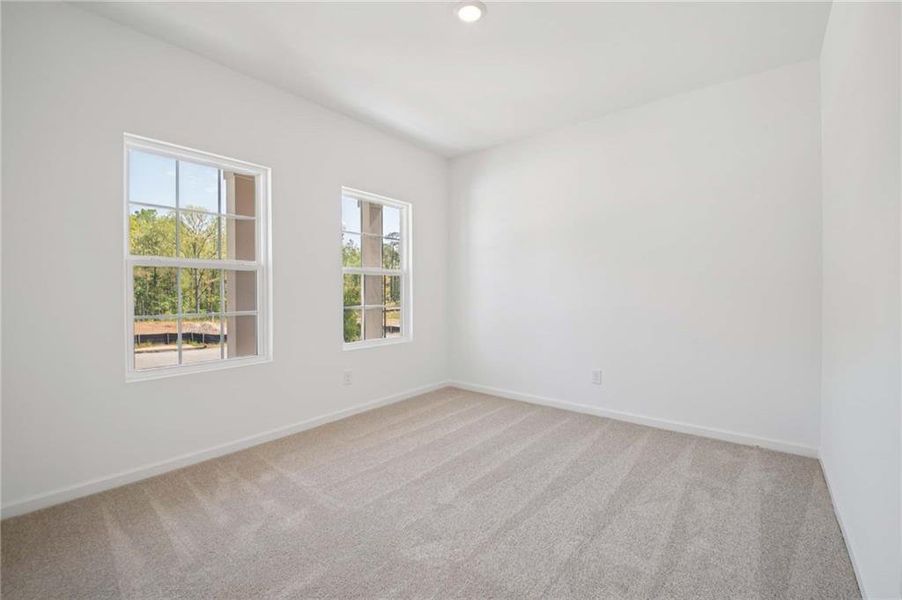Spacious, unfurnished interior of a new home in The Pointe at Heron Bay, Locust Grove (Image 21).