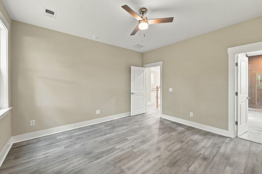 Spacious, unfurnished interior of a new home in , Hanahan (Image 17).