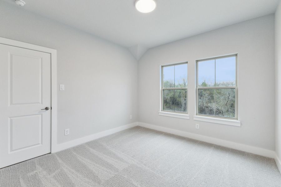 Spacious, unfurnished interior of a new home in Painted Tree Lakeside, McKinney (Image 32).