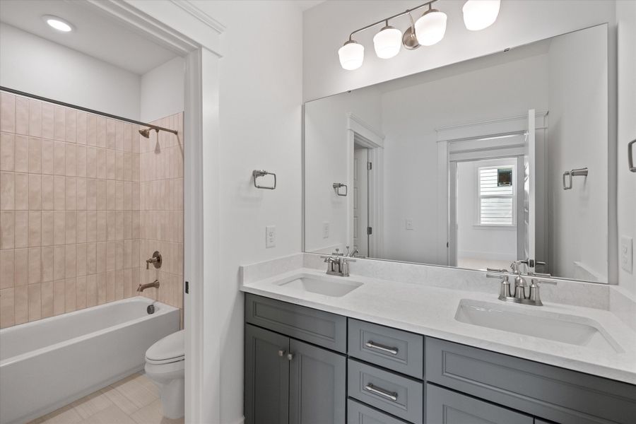 Representative furnished interior of a home built from the The Emerson by RobuckHomes in Stonehenge, Raleigh (Image 123).