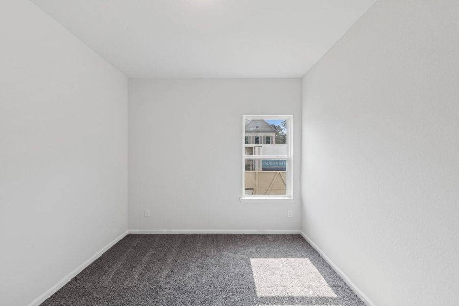 Spacious, unfurnished interior of a new home in Sierra Vista, Rosharon (Image 17).
