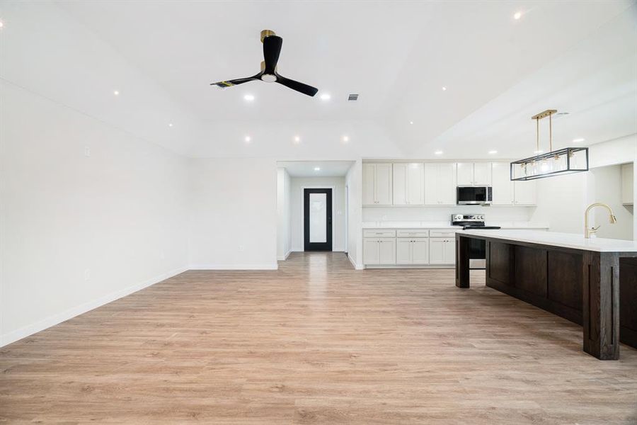 Spacious, unfurnished interior of a new home in , Sumner (Image 13). Spacious, unfurnished interior of a new home in , Sumner (Image 13).