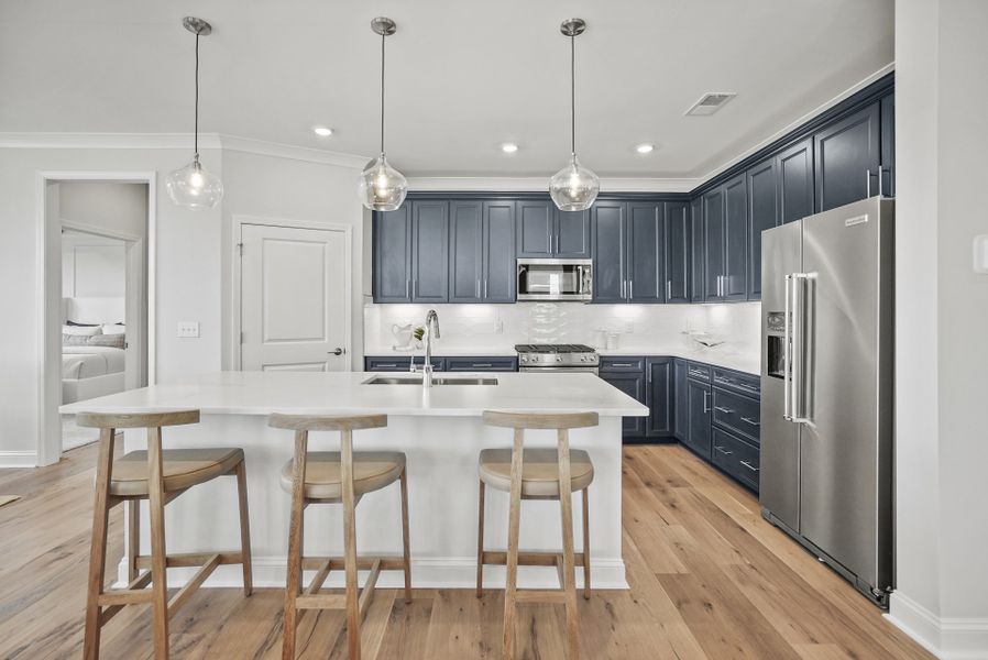 Beautiful Kitchen with Large Island