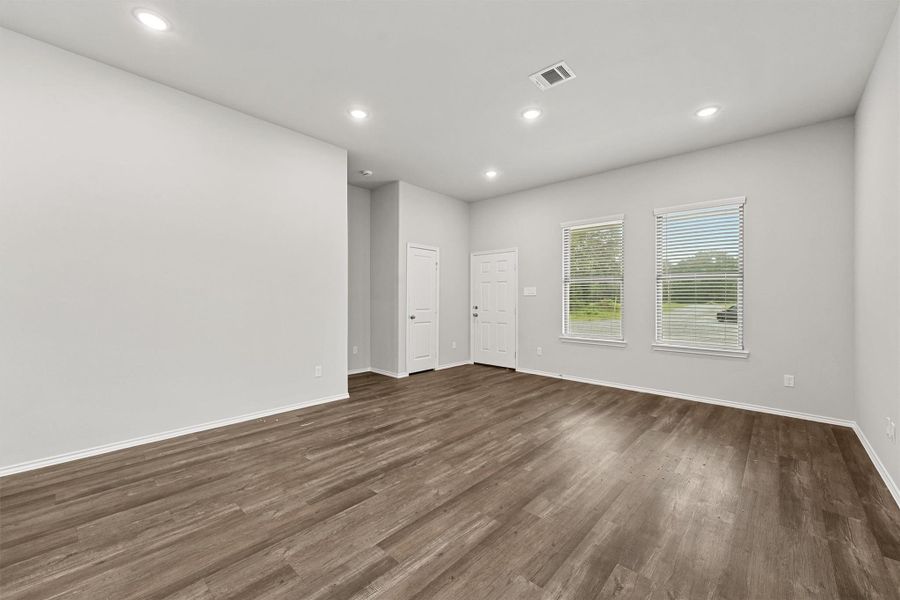 Spacious, unfurnished interior of a new home in , Lufkin (Image 28). Spacious, unfurnished interior of a new home in , Lufkin (Image 28).