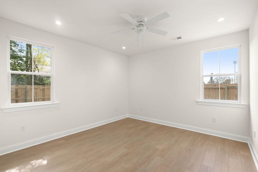 Spacious, unfurnished interior of a new home in , North Charleston (Image 15).