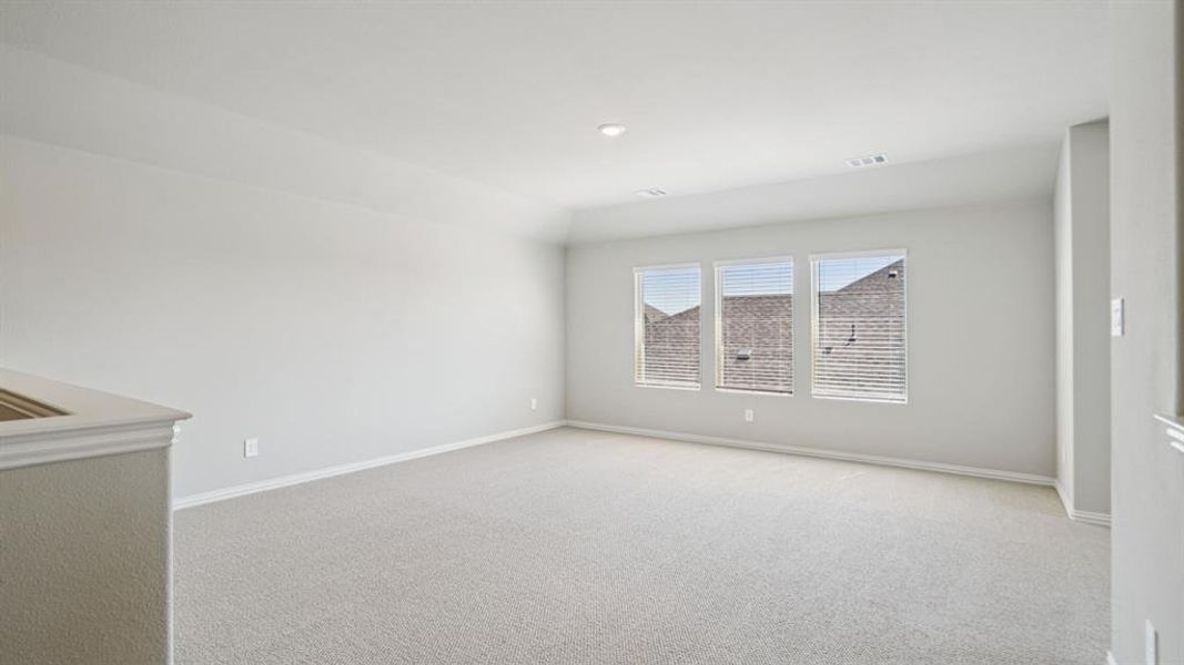 Spacious, unfurnished interior of a new home in Windmore, Princeton (Image 20).