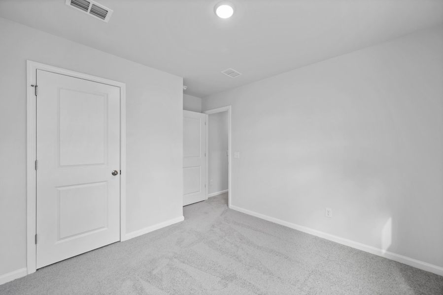 Spacious, unfurnished interior of a new home in , Summerville (Image 15).