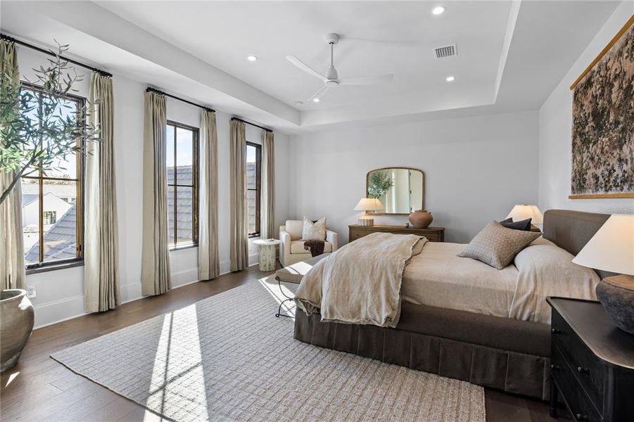 Furnished interior view inside a new home in , Windermere (Image 54).