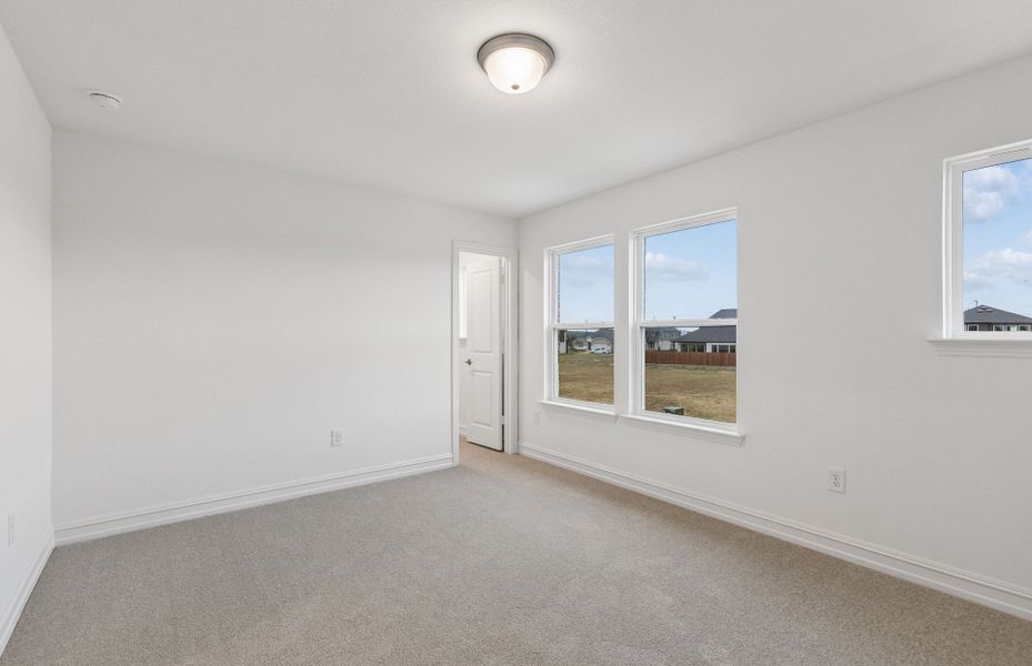 Representative unfurnished interior of a home built from the Ouray by Pulte Homes in Ribbonwood, Aubrey (Image 25).