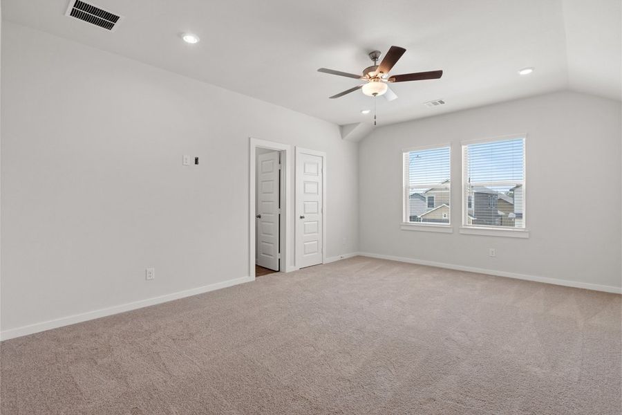 Spacious, unfurnished interior of a new home in Glendale Lakes, Rosharon (Image 21). Spacious, unfurnished interior of a new home in Glendale Lakes, Rosharon (Image 21).