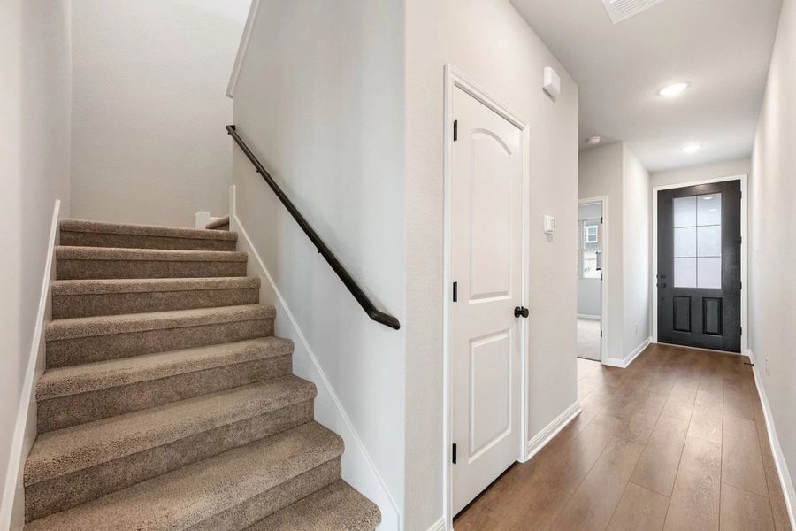 Spacious, unfurnished interior of a new home in Patterson Ranch, Georgetown (Image 27).