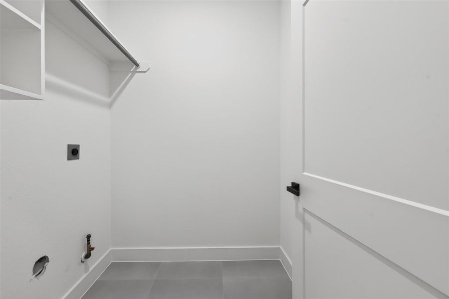 Spacious, unfurnished interior of a new home in , Houston (Image 28).