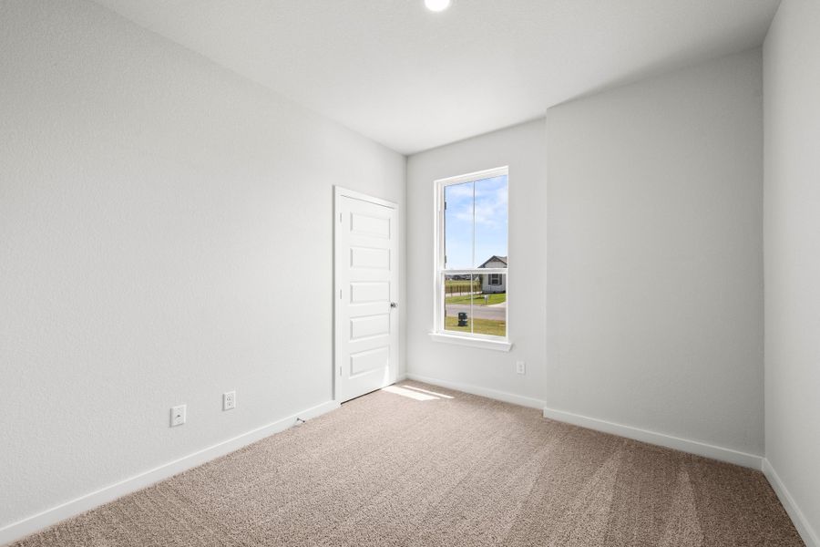 Spacious, unfurnished interior of a new home in Rancho San Gabriel, Georgetown (Image 18).